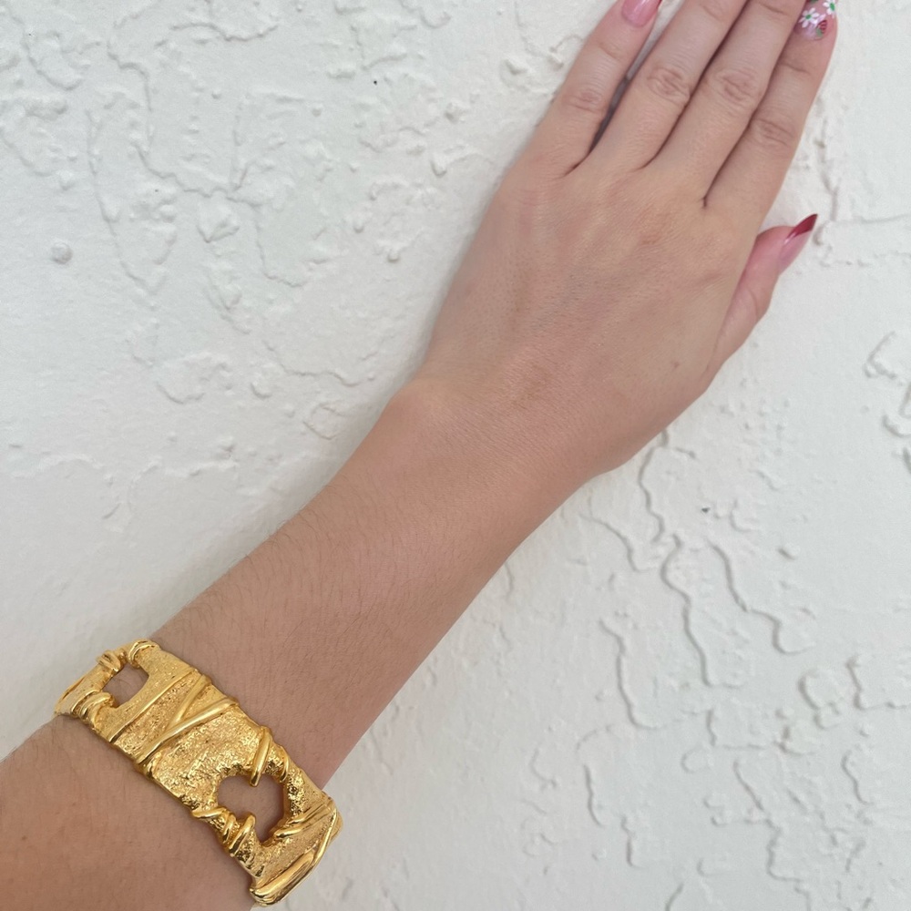 Susan Shaw Gold Textured Bangle - Picture 3 of 6